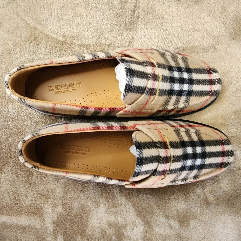 Burberry NWT Hackney Check Penny Loafers, Authentic